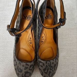 Sofft Ankle Strap Animal Print Heels Size 9